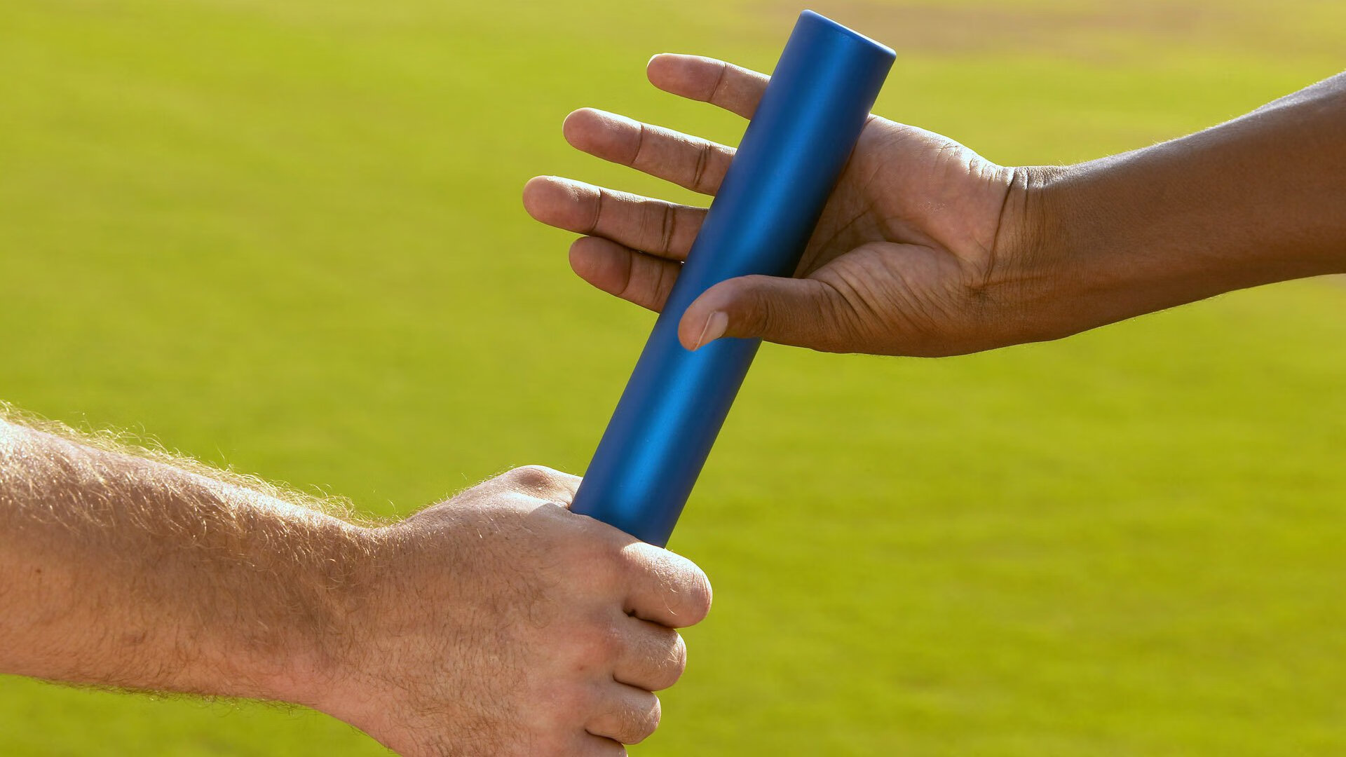 开云娱乐官网-_夜光跑步：用光影点亮城市夜空_，夜光跑道有毒吗